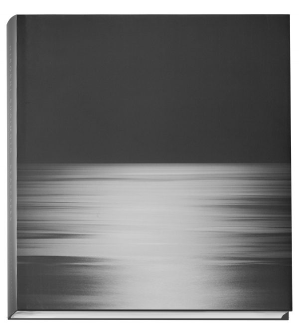 Seascapes' timelessness by Hiroshi Sugimoto — Cercle